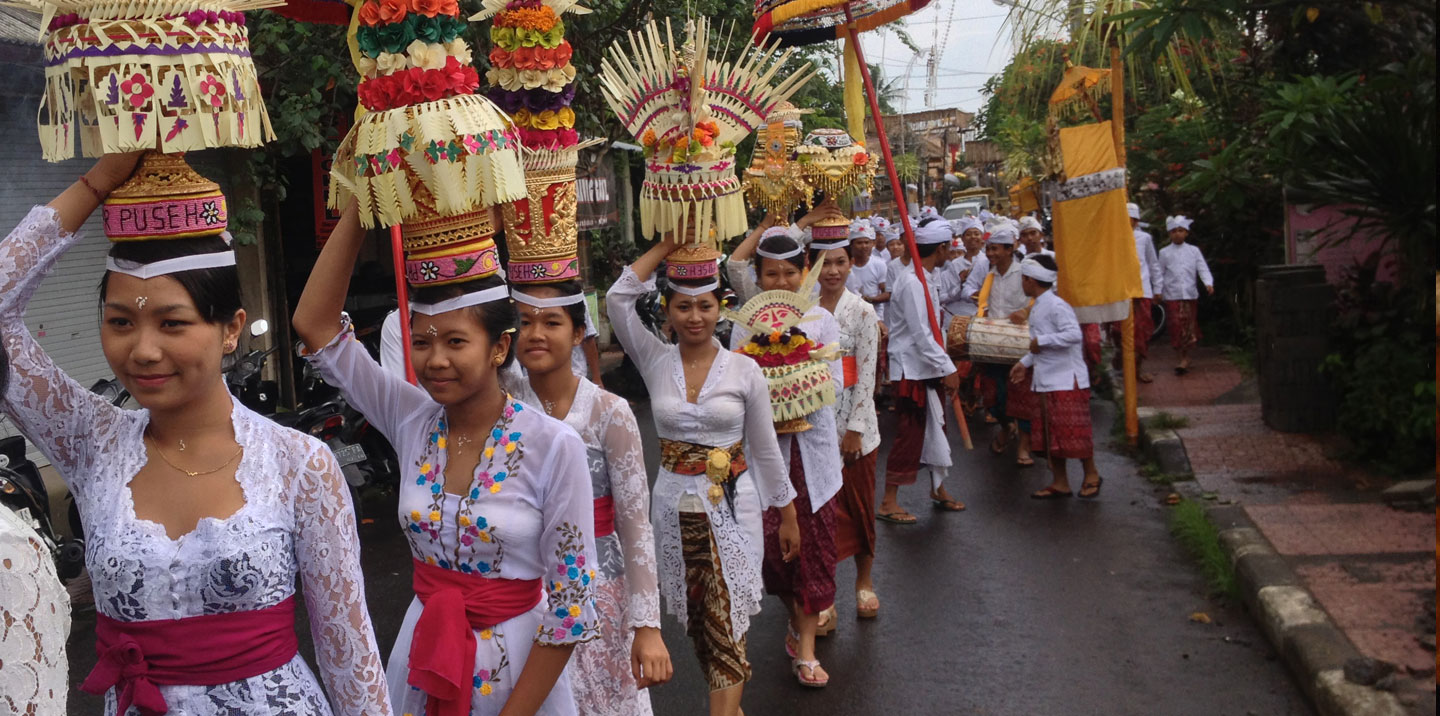 singing in bali with anita daulne 2014